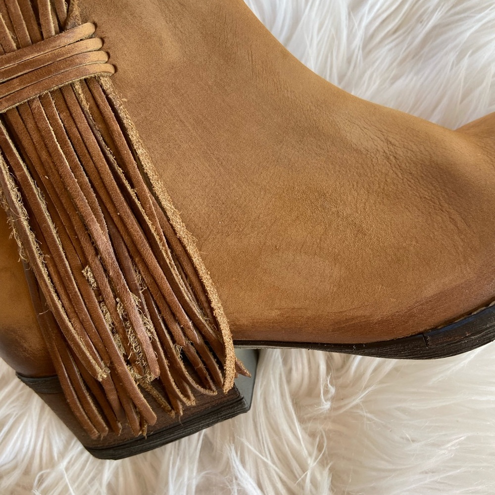 Circle G Fringe Tan Nubuck Leather Ankle Boots Size 9 - Picture 15 of 16